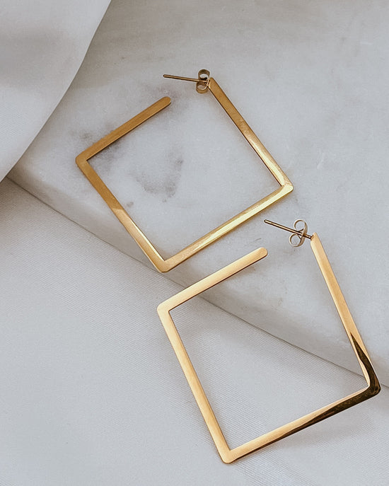 Load image into Gallery viewer, Eliora Gold Open Square Earrings
