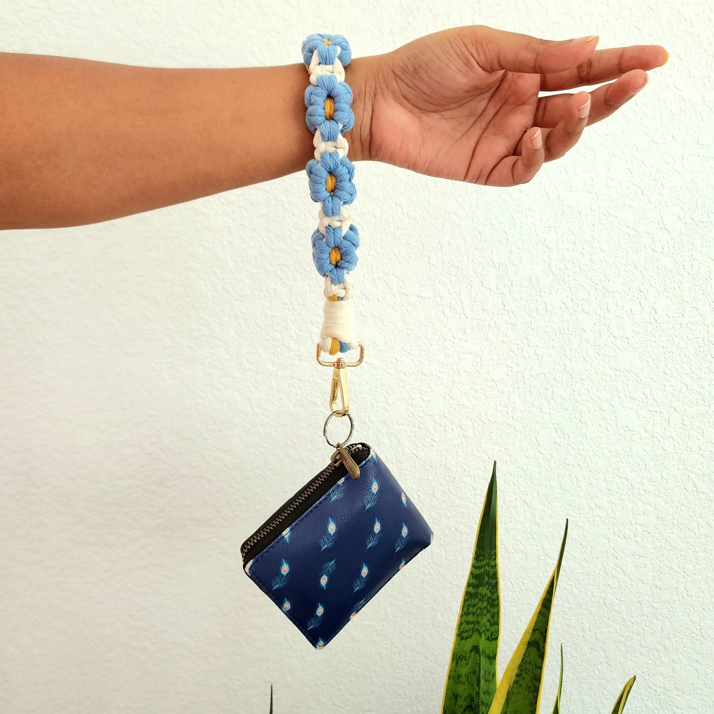 Load image into Gallery viewer, Macrame Daisy Flower Wristlet - Multiple Color Variations Available
