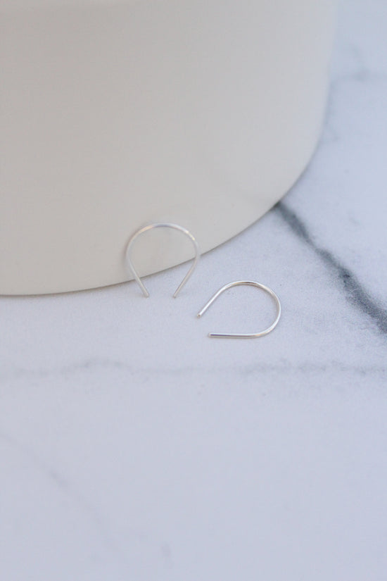 Load image into Gallery viewer, Moab Arch Earrings - Silver
